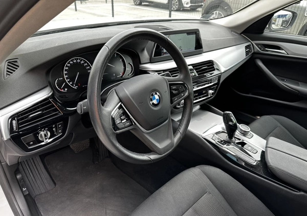 BMW Seria 5 cena 118000 przebieg: 84744, rok produkcji 2019 z Pilawa małe 277